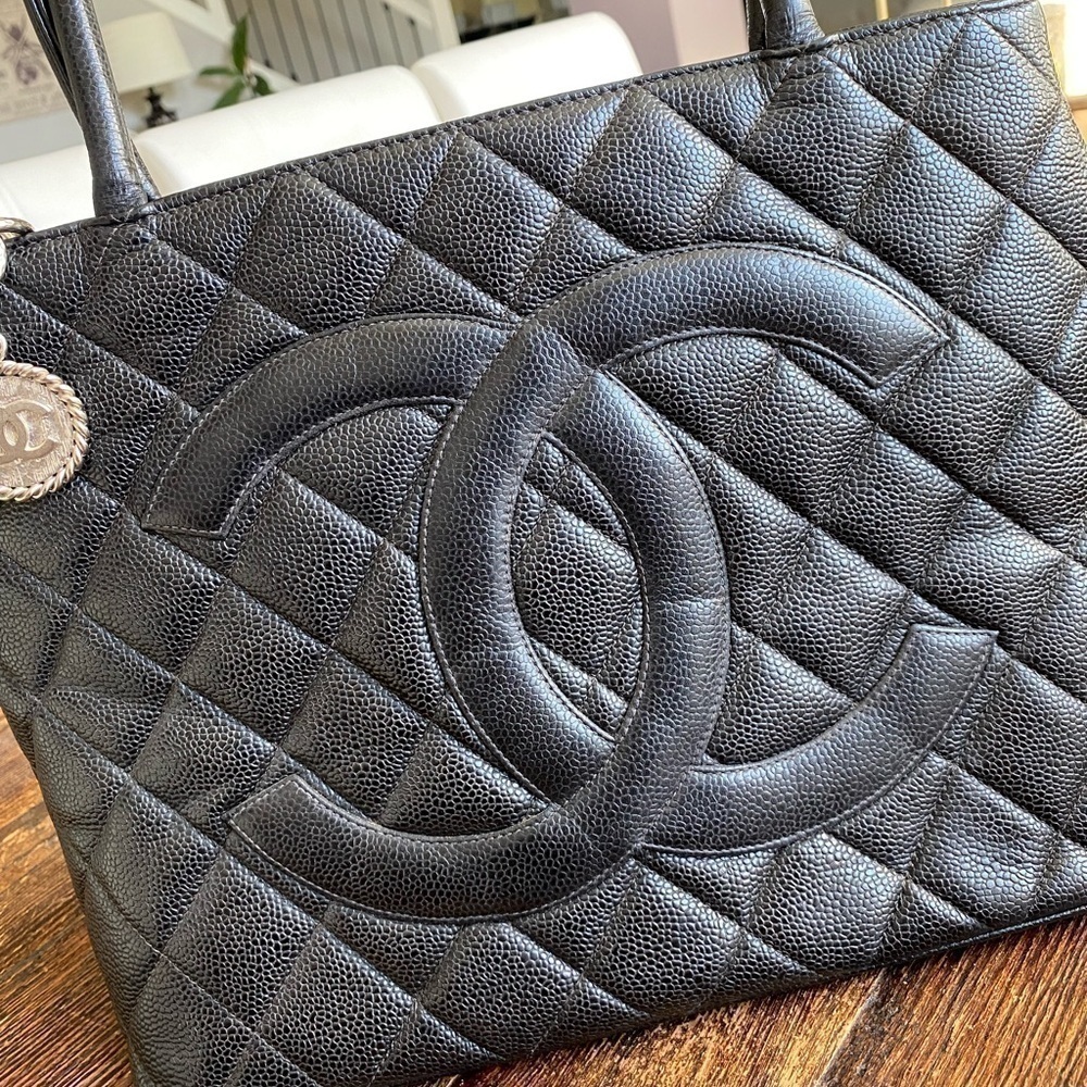 Chanel Caviar Quilted Leather CC Silver Medallion Tote - Picture 3 of 13